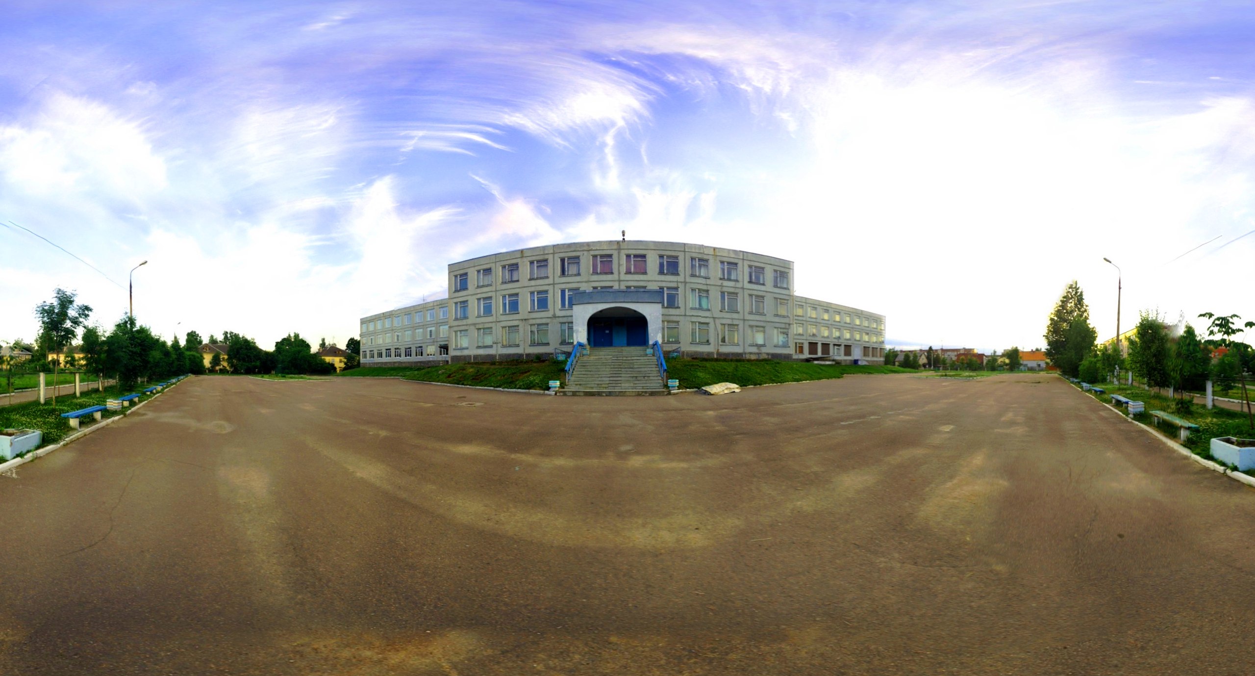 Фотография школы.